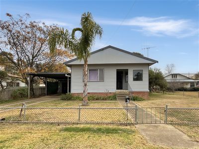 3 Renfree Street, Forbes