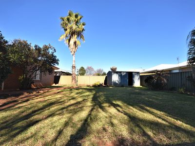 5 Websdale Drive, Dubbo