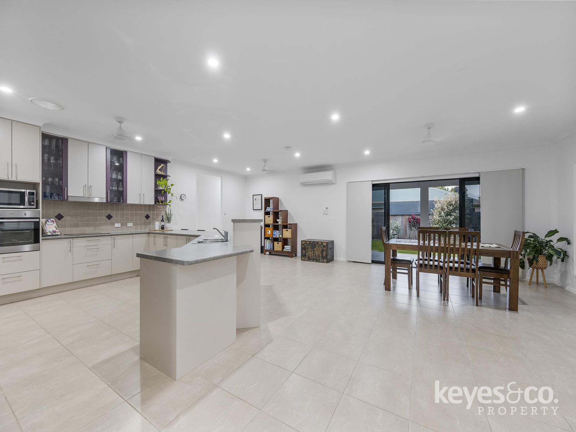 88 River Boulevard, Idalia