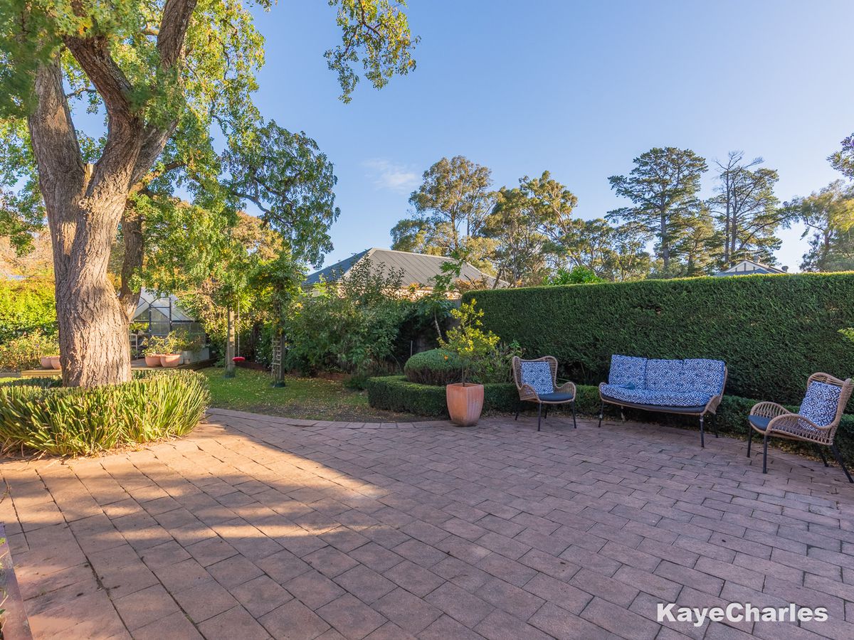 2 Young Street, Beaconsfield Upper