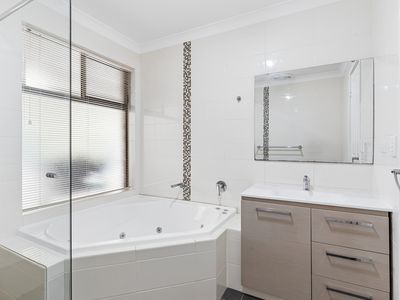 1 Armour Way, Lesmurdie