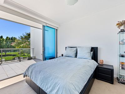 102 / 11 Compass Drive, Biggera Waters