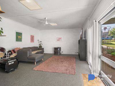 50 Specimen Hill Road, Golden Square