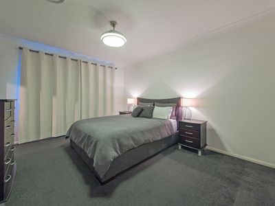 47 Schooner Circuit, Manly West