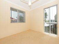 52 / 316  Long Street East, Graceville