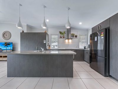 6A Yachtsman Parade, Cannonvale