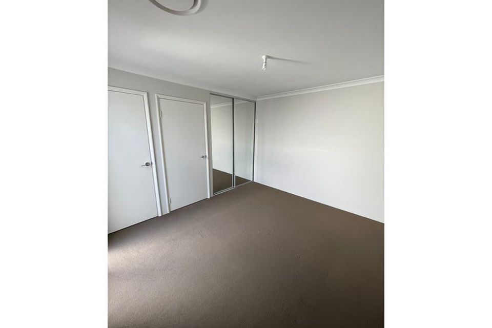 2 / 4 Vigo Cove, Baldivis