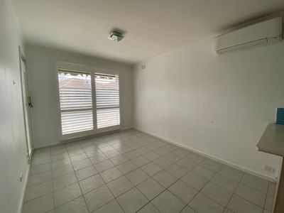 6 / 3 Doolan Street, Werribee