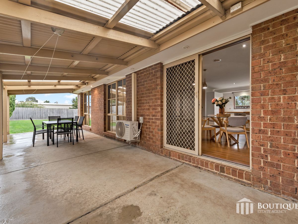 17 Francine Court, Narre Warren
