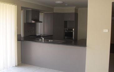 8 Castle Court, Beaconsfield