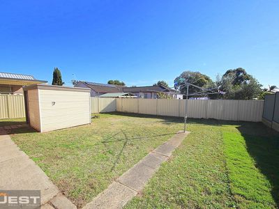 1 Manuka Crescent, Bass Hill