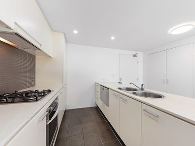 7 / 2 Hutchinson Walk, Zetland