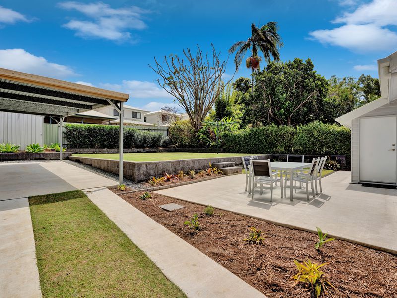 19 Montrose Parade, Wynnum West