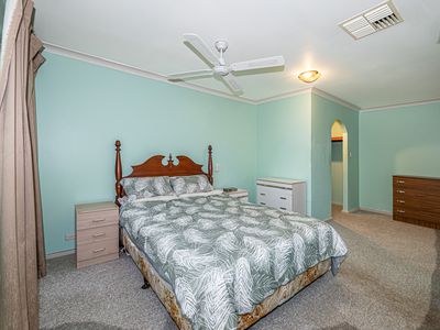 35 Whaleback Avenue, Parkwood
