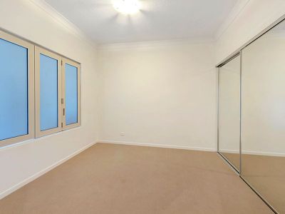 605 / 43 Harbour Town Drive, Biggera Waters