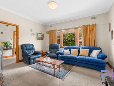 21 Mahon Ave, Kennington