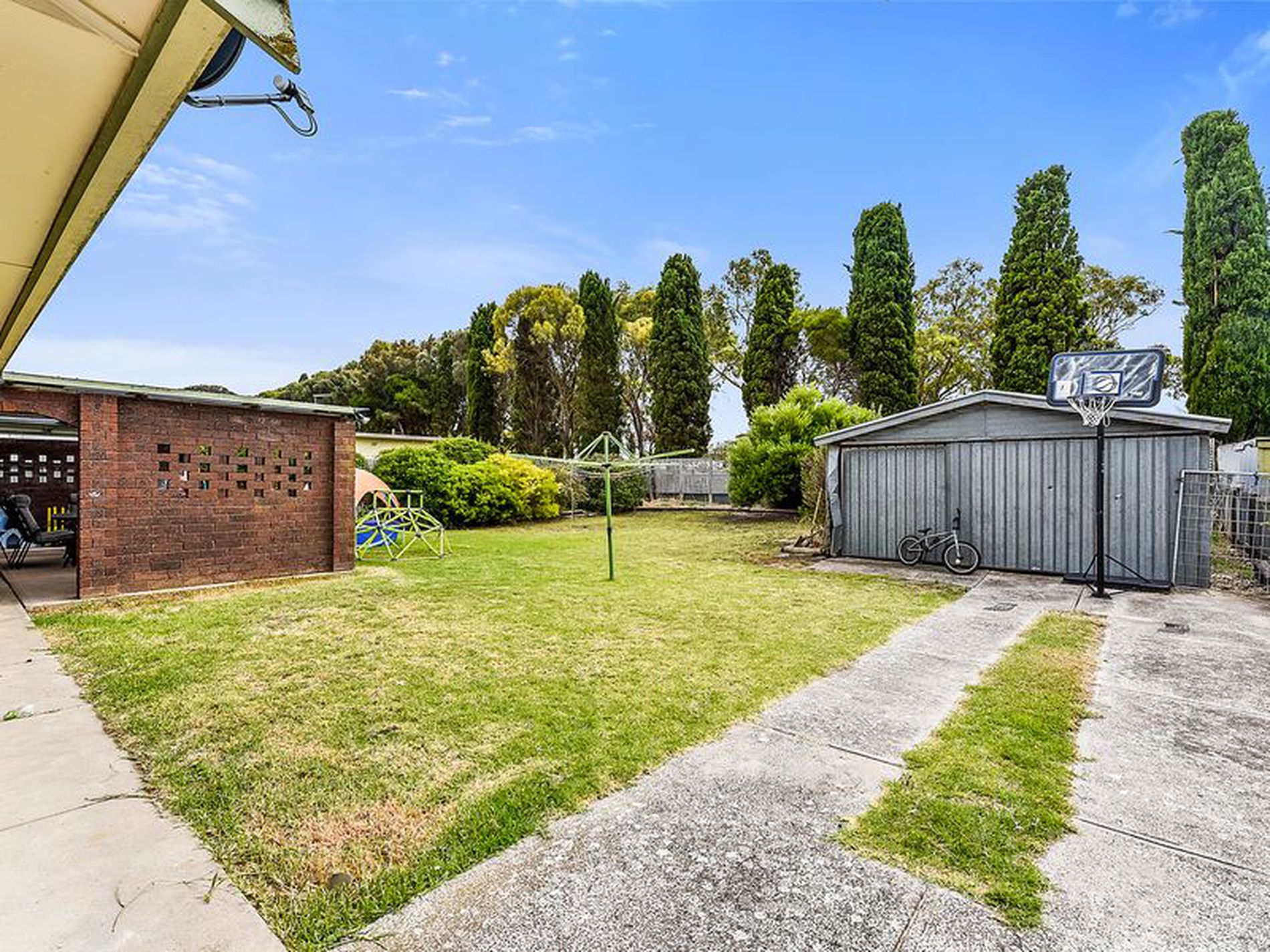 21 English Drive, Millicent
