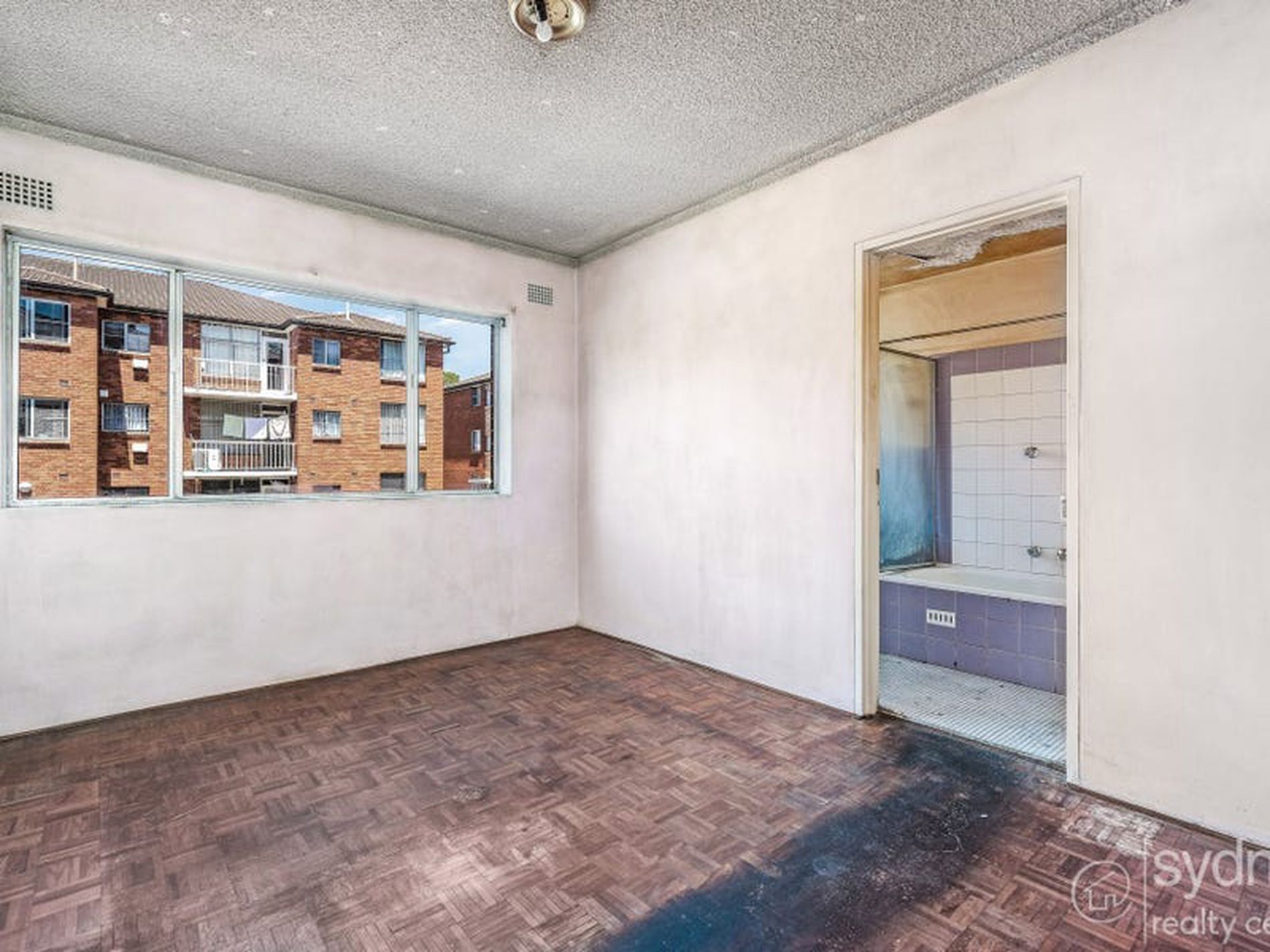 4 / 28 Barber Avenue, Eastlakes