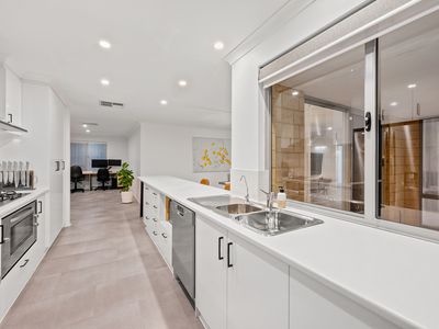 7 Jefferson Way, Piara Waters