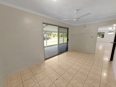 345 Midge Point Road, Bloomsbury