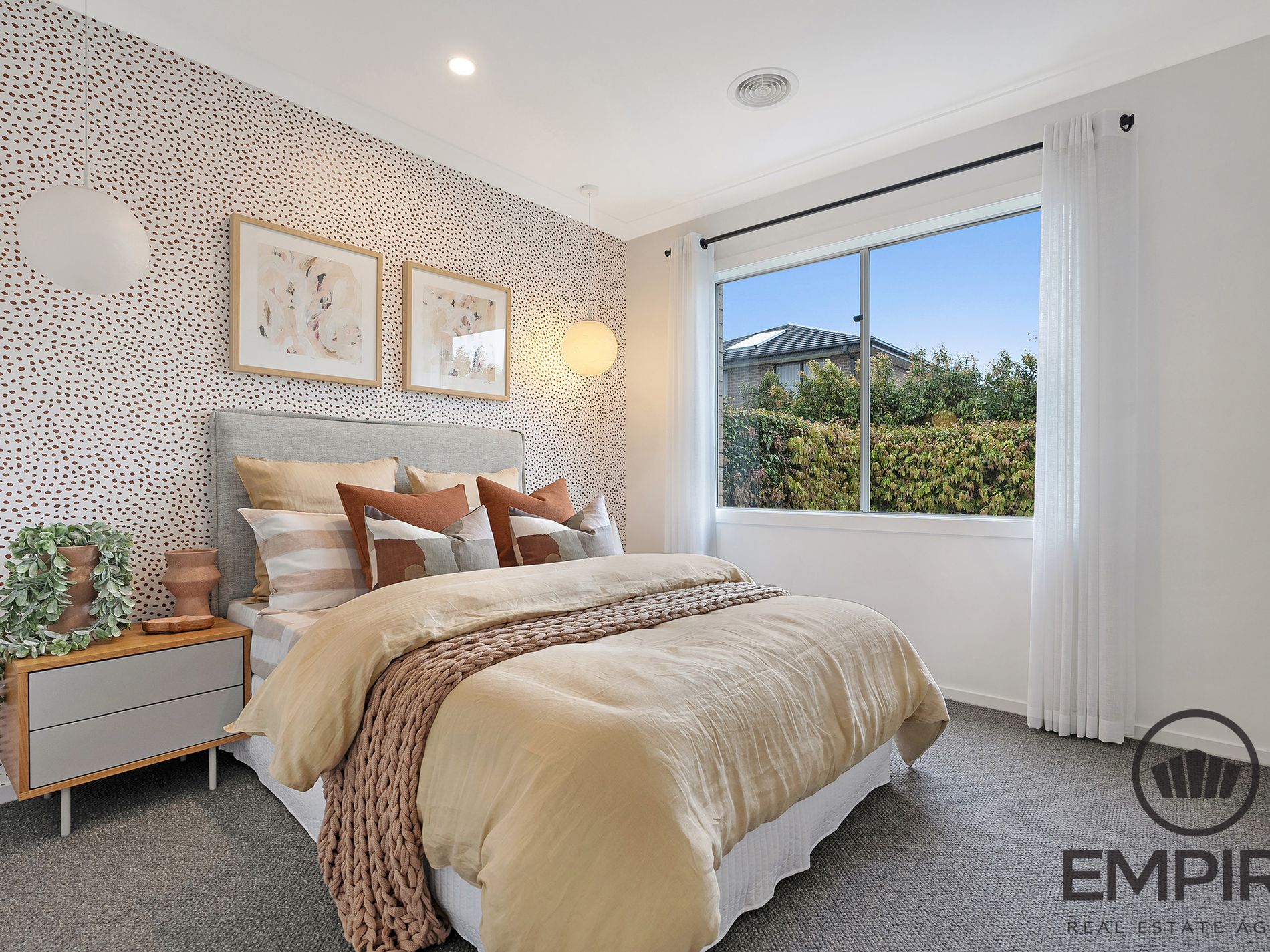 49 Centenary Boulevard, Officer South