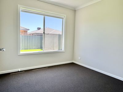 18 Ebbsfleet Crescent, Strathtulloh