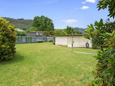 36 Lakeside Avenue, Mount Beauty