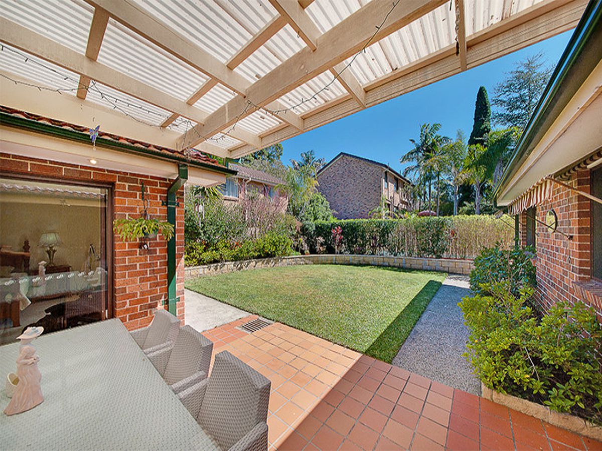 15 Curragundi Ave, Belrose