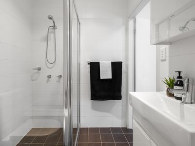 1 / 8 Carson Street, Dundas Valley