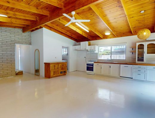 Family Home with Studio/Office and Workshop image 2