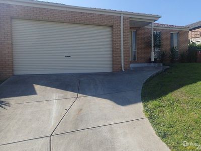 16 Tekarra Drive, Hampton Park