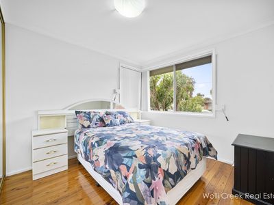 10 Firmstone Gardens, Arncliffe