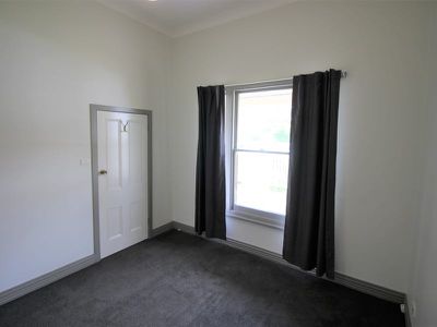 18 Lawton Avenue, Geelong West