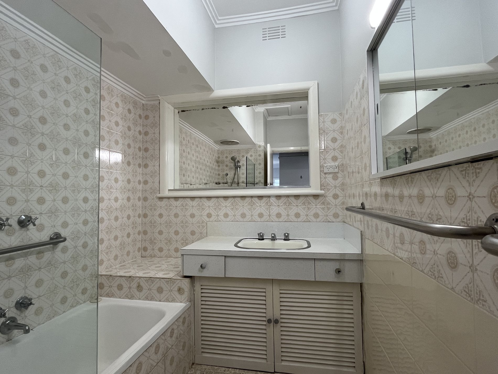 6 Rugby Street, Belmont