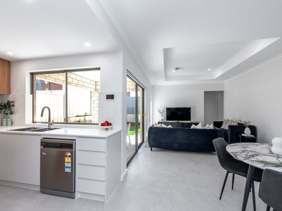 11C Canara Road, Westminster