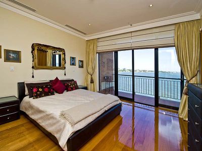 302 / 173 Mounts Bay Road, Crawley
