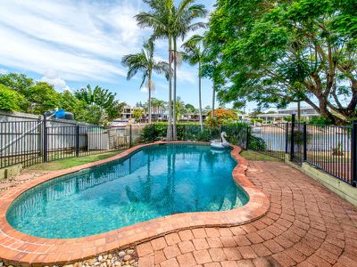 18 Rosemont Ave, Broadbeach Waters