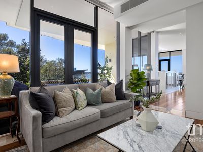 9 / 8 Mounts Bay Road, Crawley