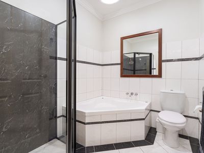 1188 Padman Drive, West Albury