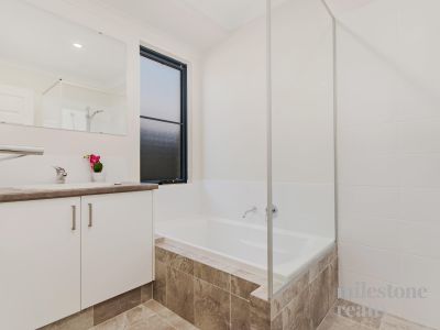 100 Mornington Crescent, Wandi