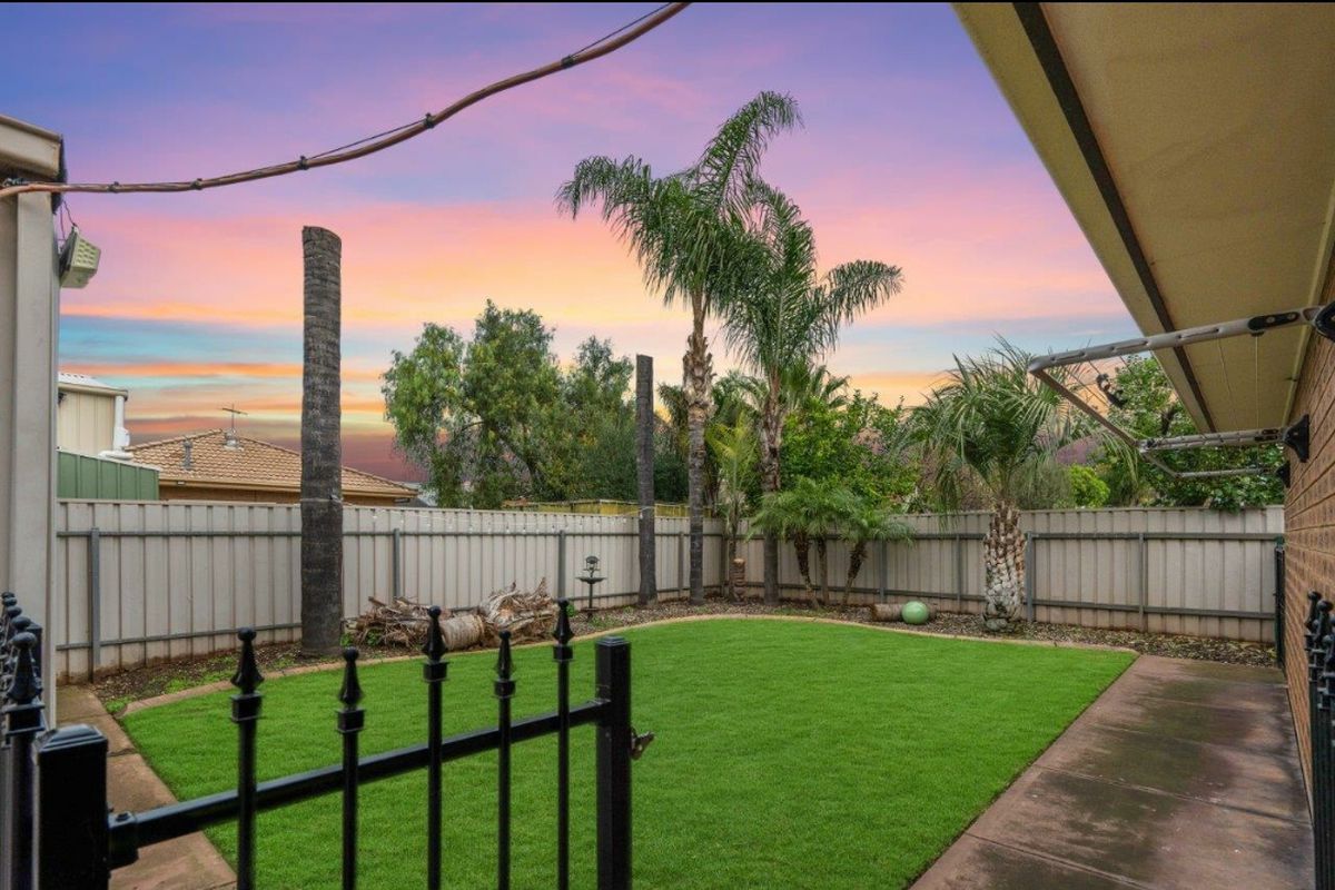 12 Currumbin Avenue, Blakeview