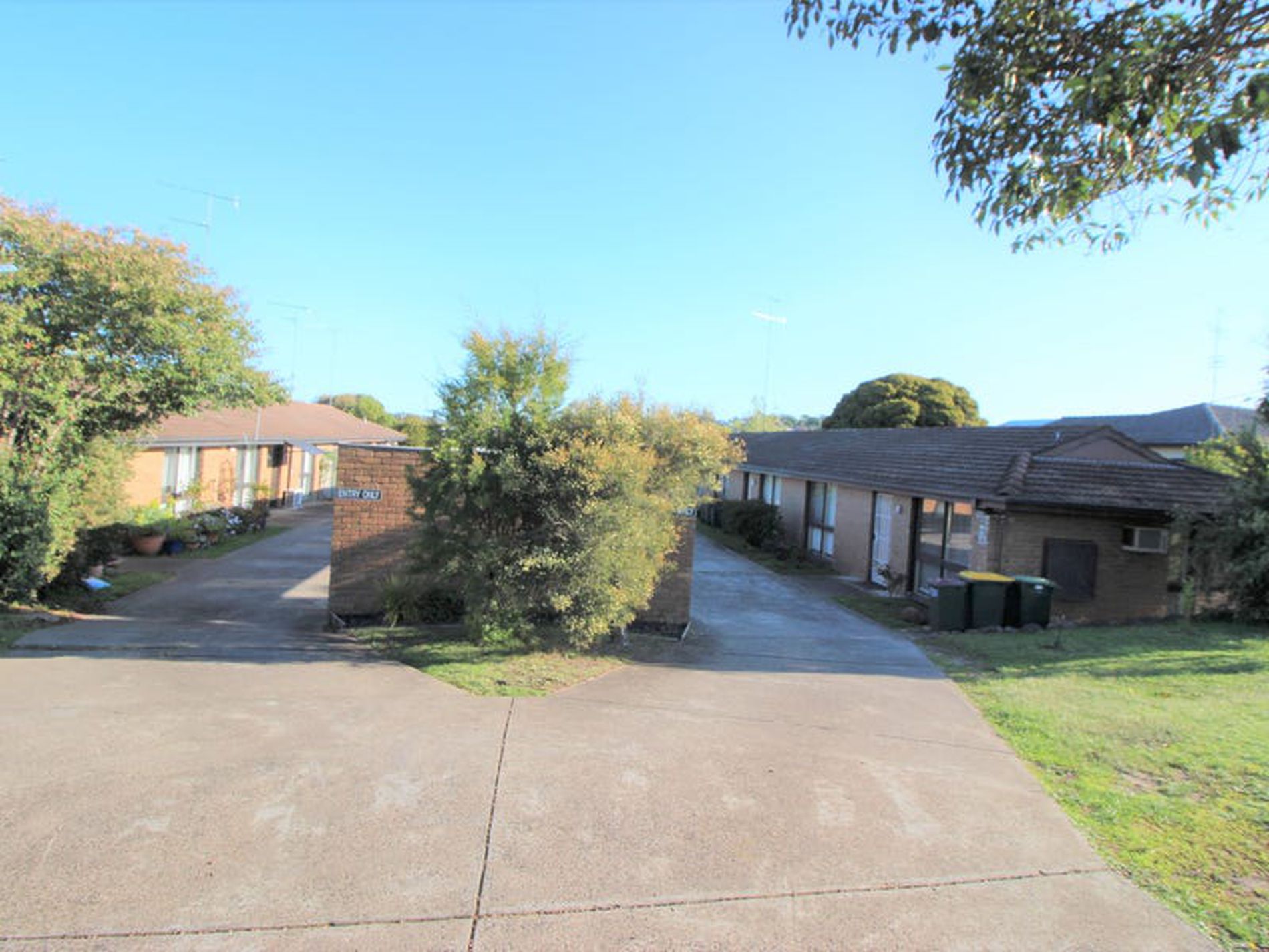 2 / 1 Holyrood Avenue, Newtown