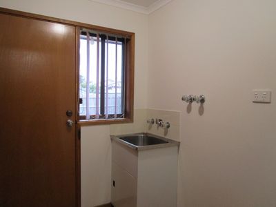 2 / 15 High Street, Werribee