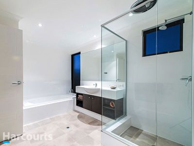 33 Trumpeter Parade, Yanchep