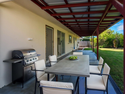 15 Larkspur Crescent, Annandale