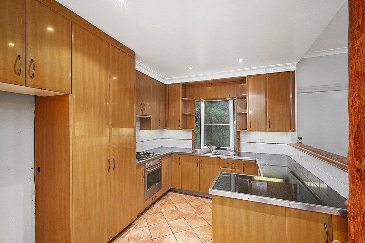 11 Narrawa Avenue, Erina
