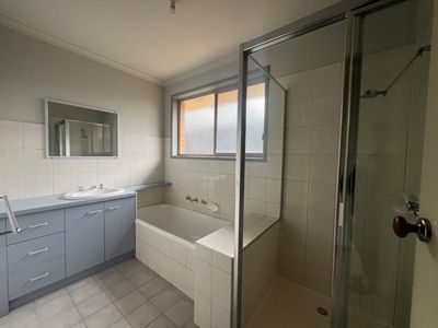 2 / 12 Deutgam Street, Werribee