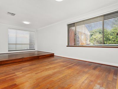 14 Keenan Way, Winthrop