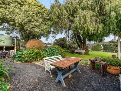 17 Adams Street, Donovans
