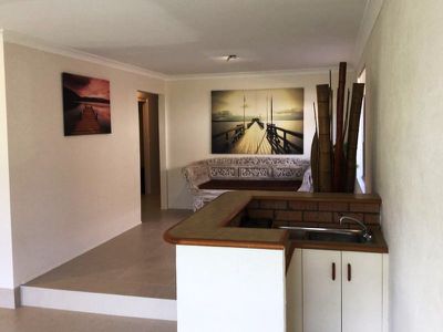 40 Elizabeth Parade, Forster